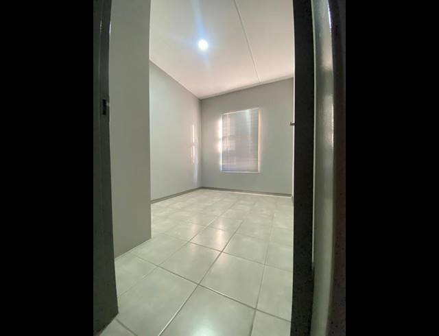 3 BEDROOM APARTMENT FOR SALE IN WITPOORTJIE